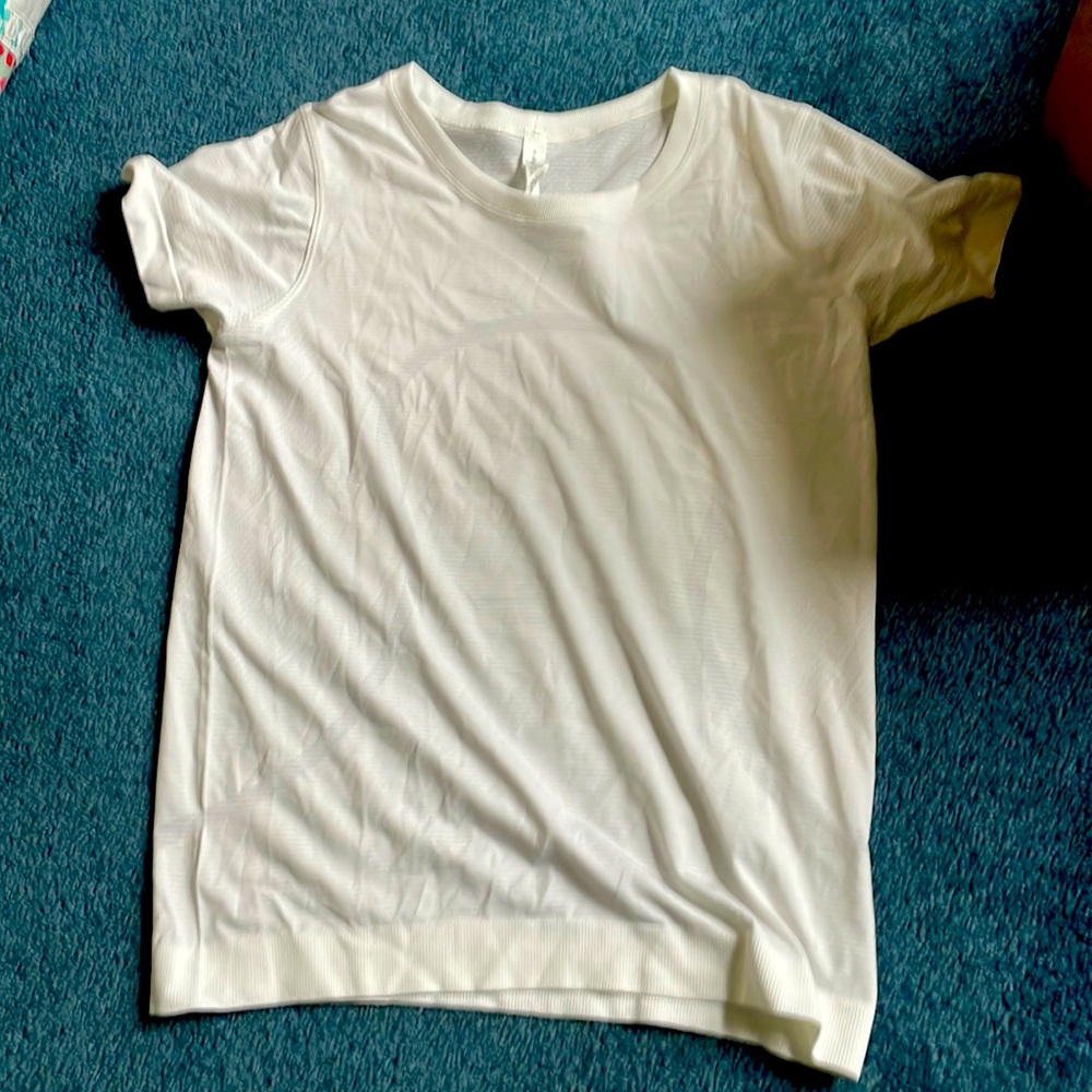Lulu Lemon Swiftly Breeze Short Sleeve Shirt